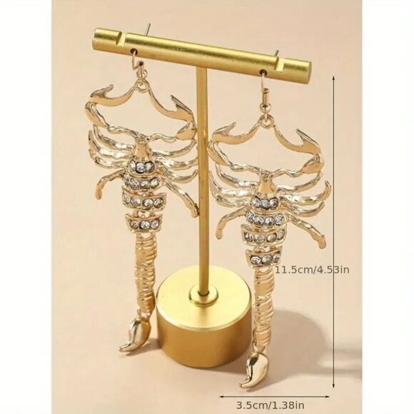 Scorpion Design Shiny Rhinestone Earrings (Color: Golden) - Picture 4 of 4